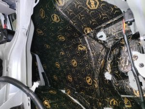 Tesla⚡Model 3 wyciszenie 4 szt nadkoli od zewnątrz na macie StP Black Gold 2.3mm Mata Podstawowa
